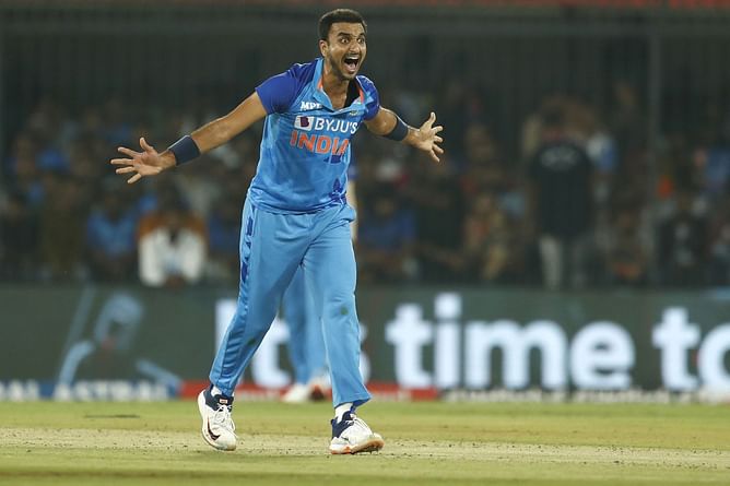 T20 World Cup 2022: "There is a question mark over Harshal Patel's selection" - Aakash Chopra on India's selection issues