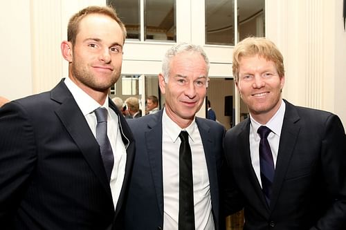 Andy Roddick (L) - John McEnroe (M) - Jim Courier (R)