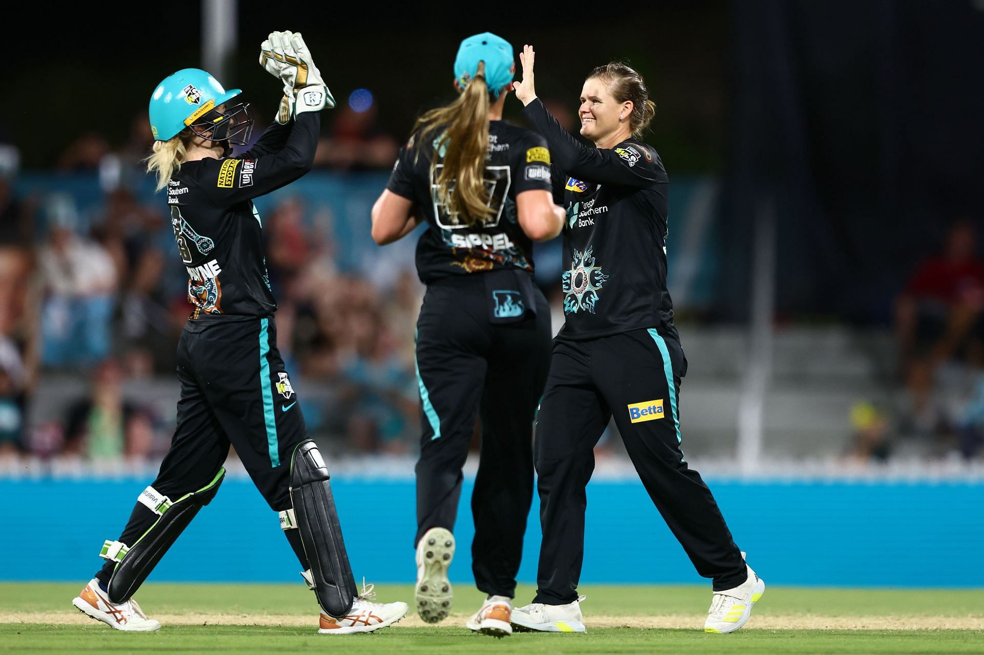 WBBL - Brisbane Heat v Perth Scorchers