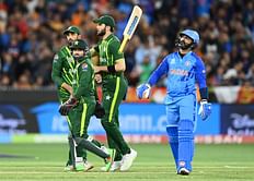 T20 World Cup 2022: "He should have done the job that Ashwin did" - Sanjay Bangar feels Dinesh Karthik has left the door open for Rishabh Pant