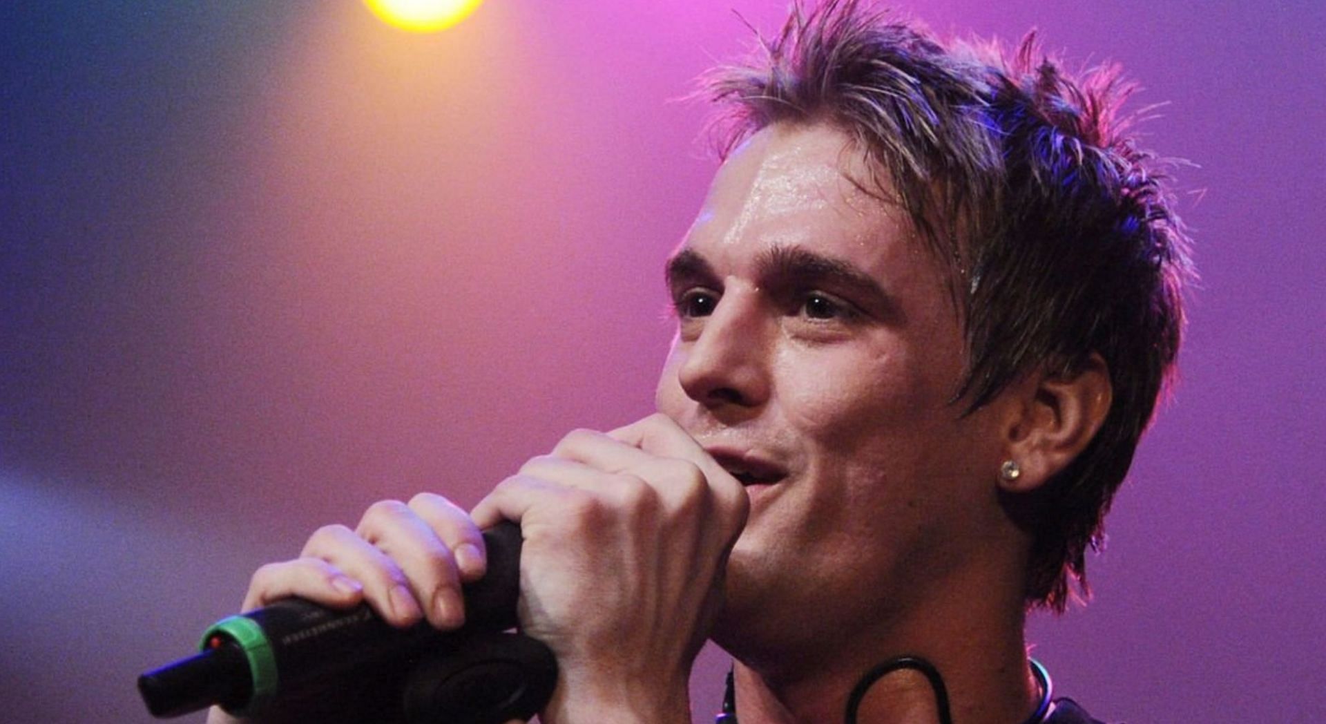 Singer Aaron Carter tragically passed away at the age of 34 (Image via Getty Images)