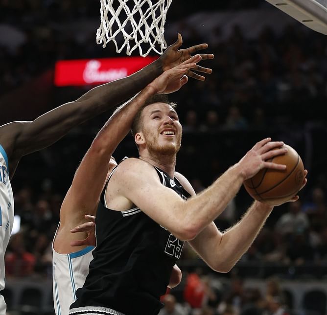 NBA trade rumors: San Antonio Spurs want 2 first-round picks for Jakob  Poeltl 