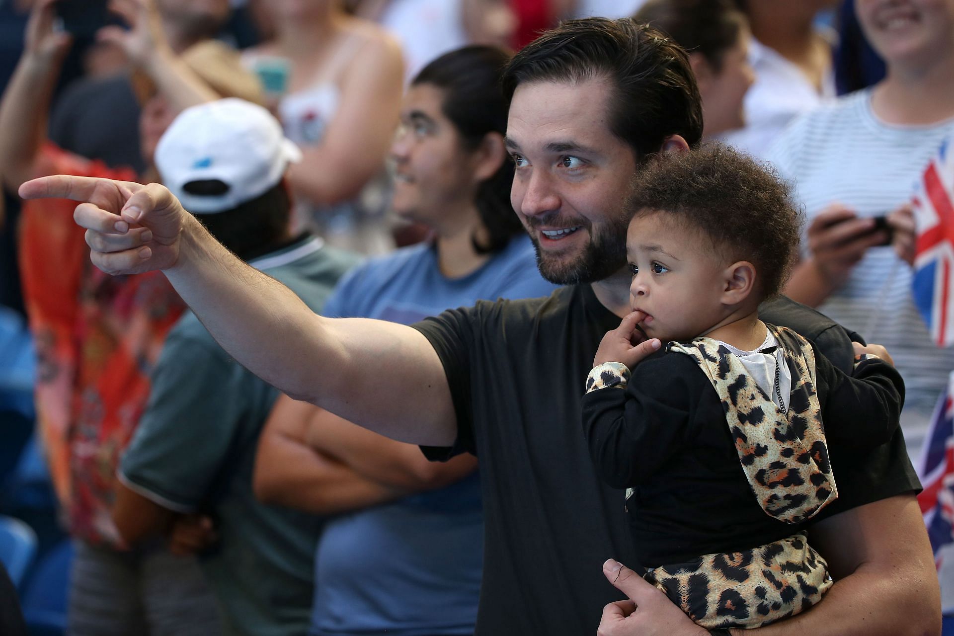 Alexis Ohanian and Olympia Ohanian at the 2019 Hopman Cup.