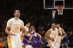 Kansas vs. Tennessee Prediction, Odds, Line, Spread, and Picks - November 25 | 2022-23 NCAAB Season
