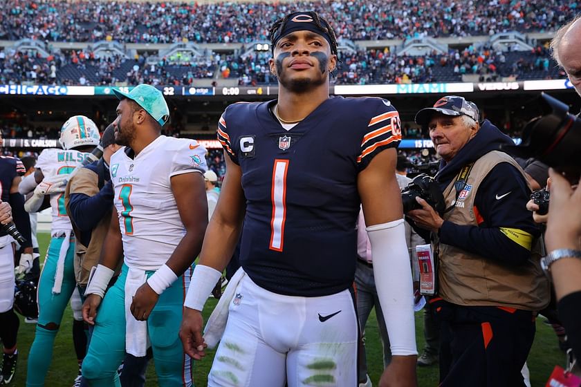 Justin Fields continues to overperform in a lackluster Bears offense in  frustrating loss to Dolphins