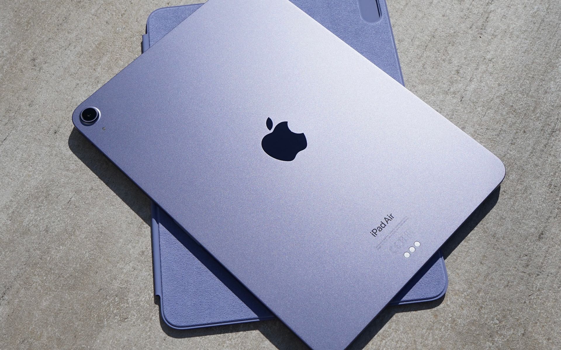 The 2022 iPad Air (Image via Apple)