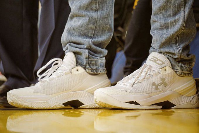 When fans mercilessly mocked Steph Curry's shoes in year 2016