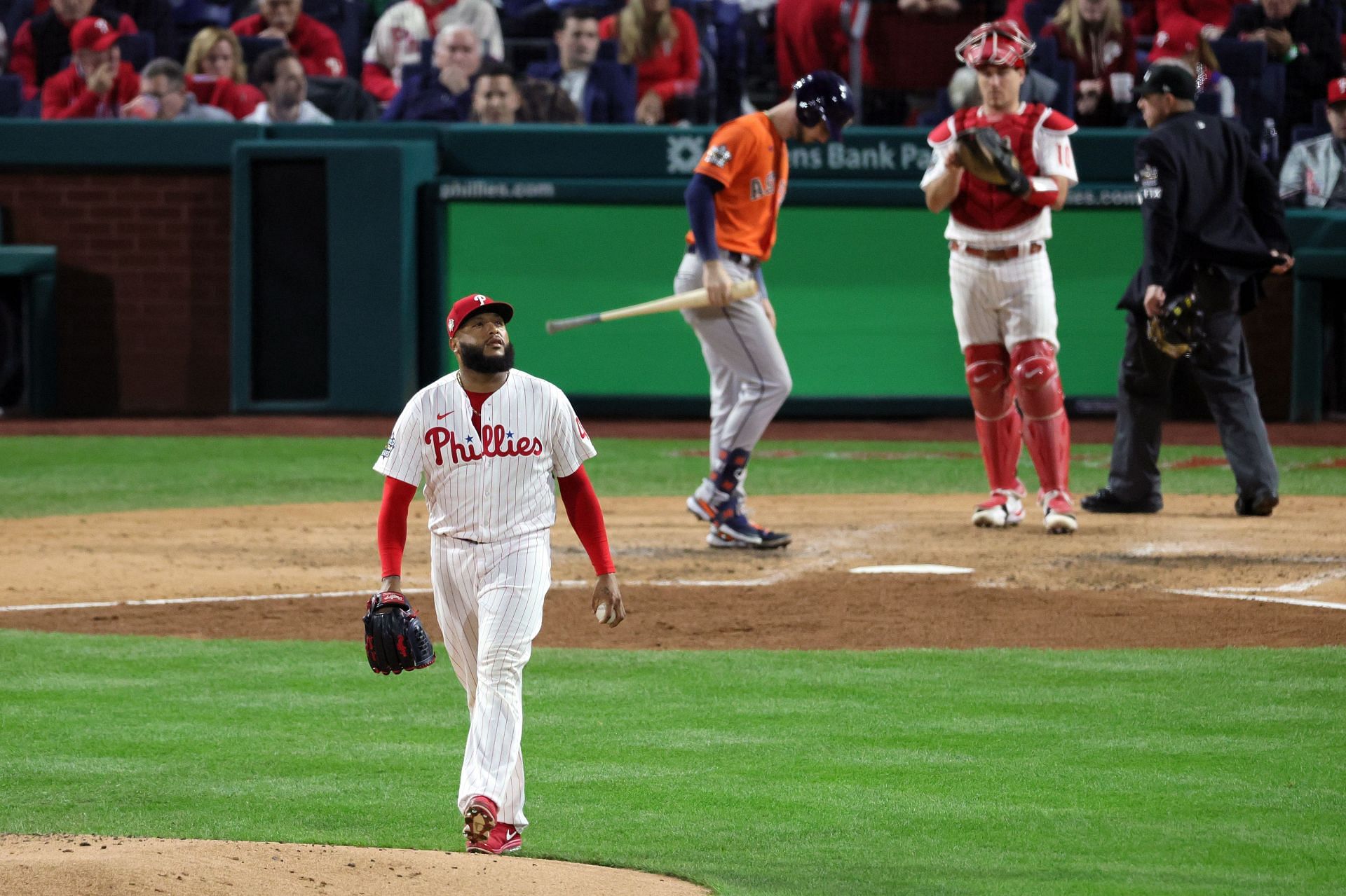 Astros tie up World Series at 2-2 with 5-0 win over Phillies, as Houston  pitchers throw NO-HITTER