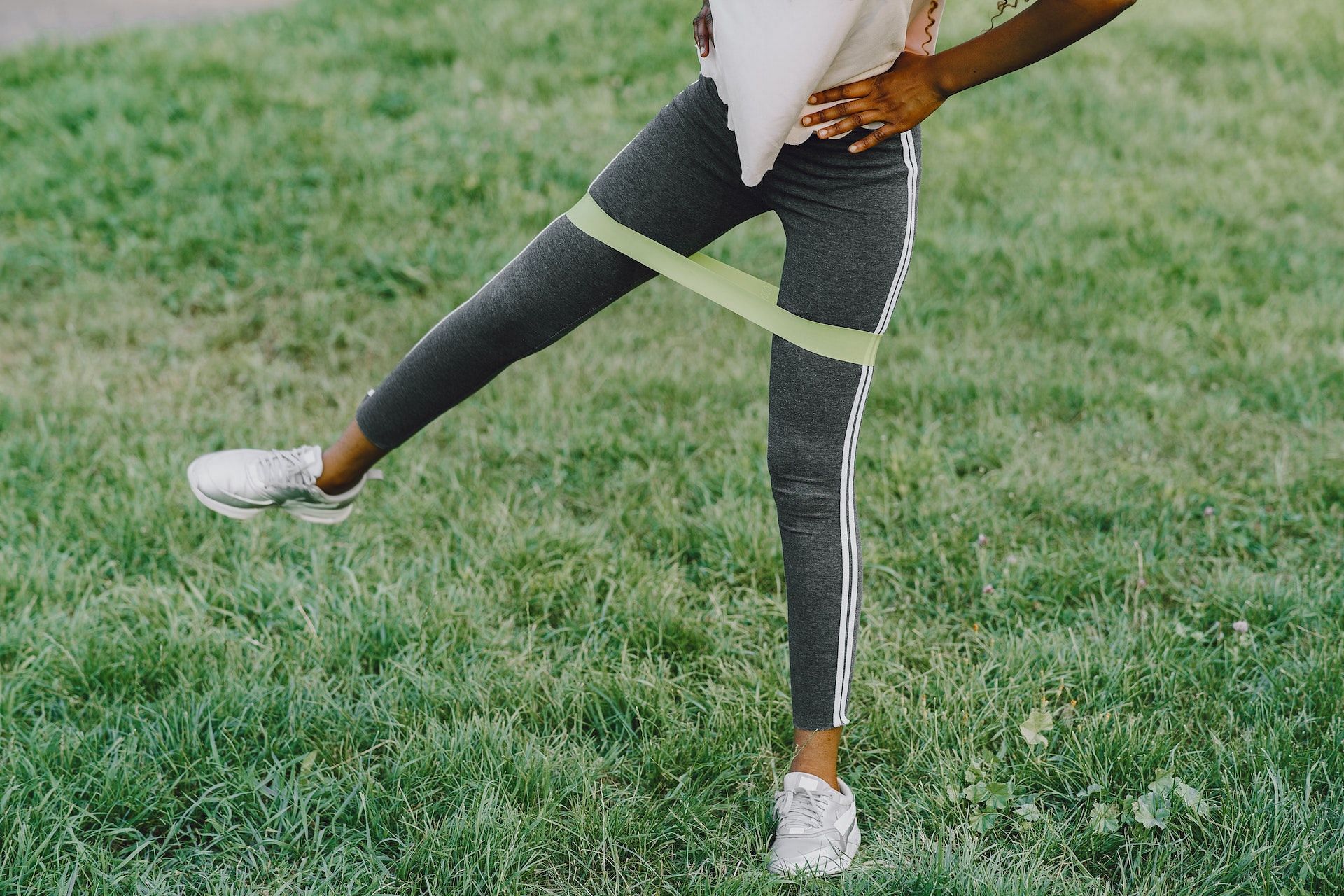 Resistance bands are stretchable, available in different thicknesses and lengths. (Photo via Pexels/Gustavo Fring)