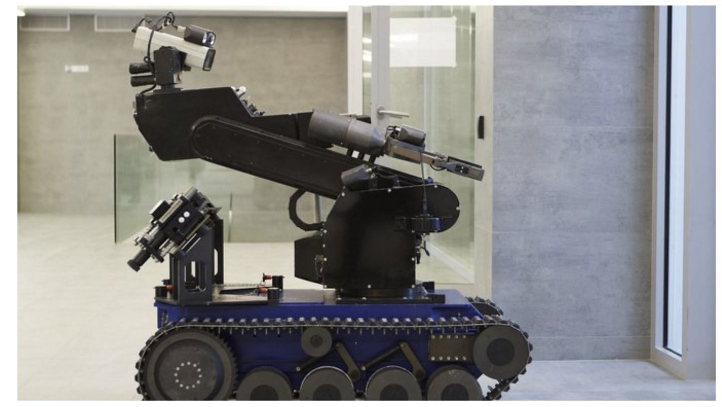 San Francisco PD proposed the usage of armed robots, (image via @MLNow/Twitter)