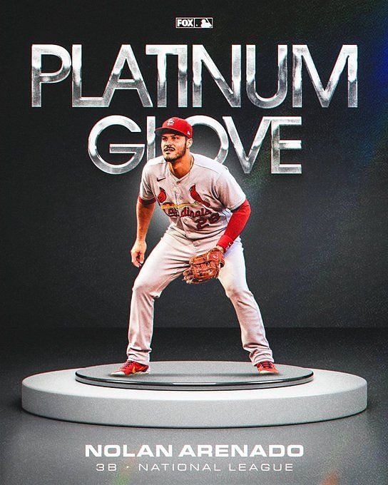 Nolan Arenado St.Louis Cardinals rawlings platinum glove award