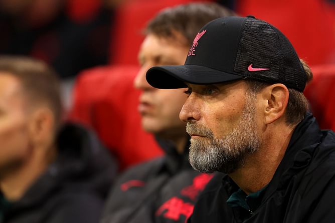 "My teammates offered to charter a flight" - Liverpool superstar reveals he watched his father's funeral online due to coronavirus restrictions