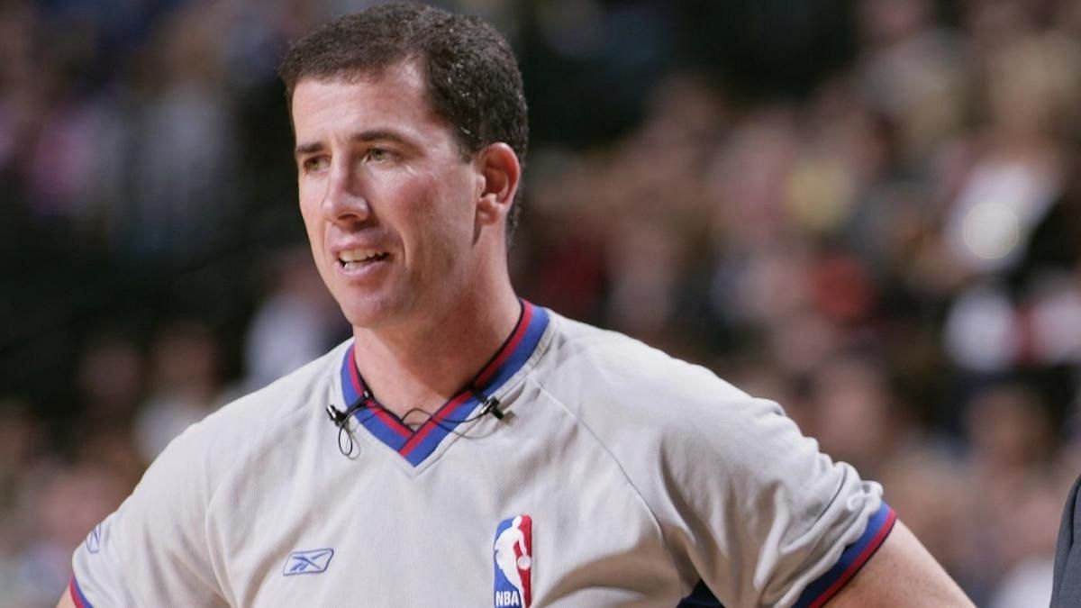 Tim Donaghy as an NBA referee in the 2000s