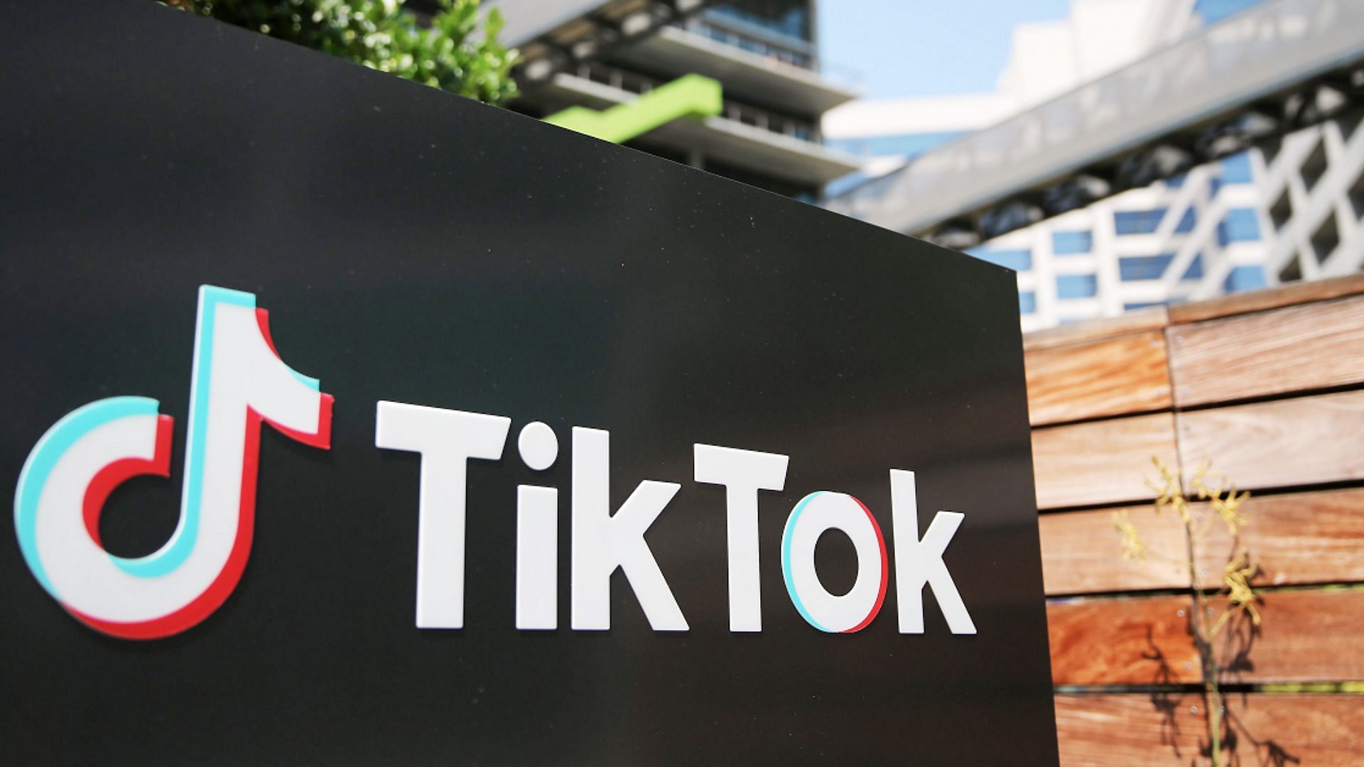 SH acronym on TikTok alludes to a mental health issue (image via Getty)