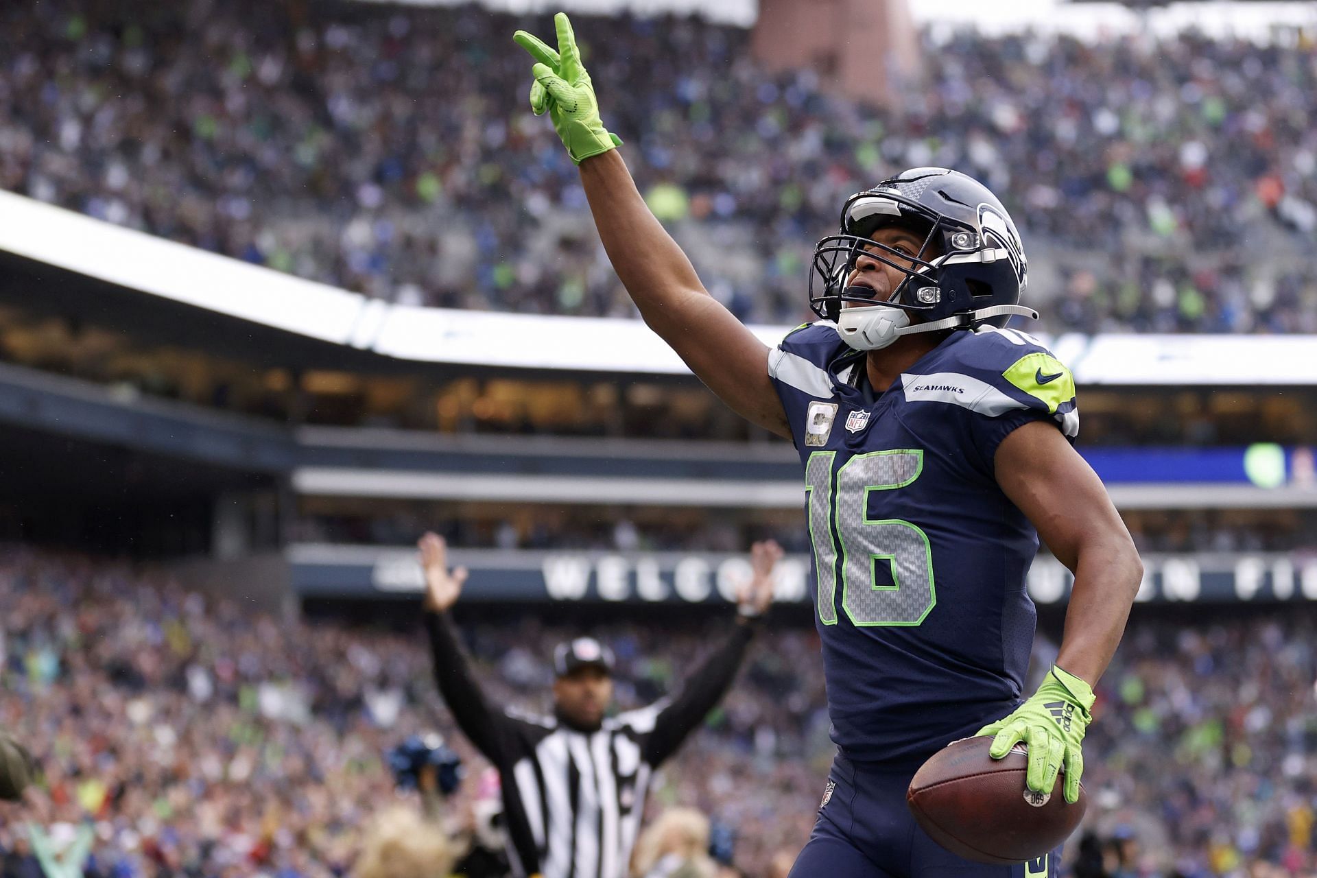 Tyler Lockett injury: Seahawks WR, listed as questionable for Week 11 TNF,  will play per Pete Carroll - DraftKings Network