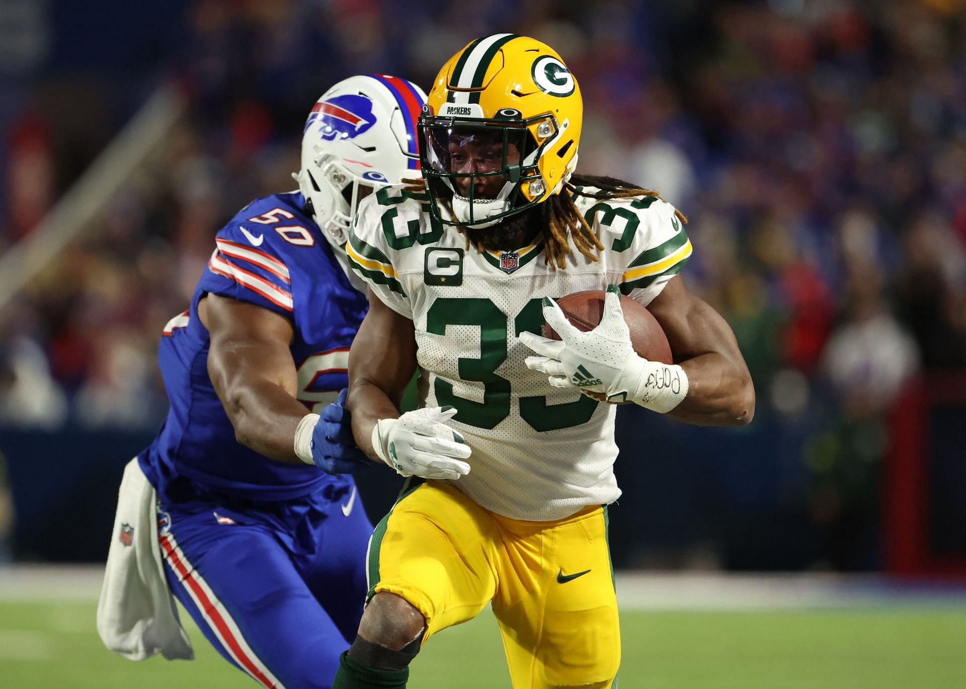 Packers' Aaron Jones reacts to viral photo of fan dressed in RB's uniform