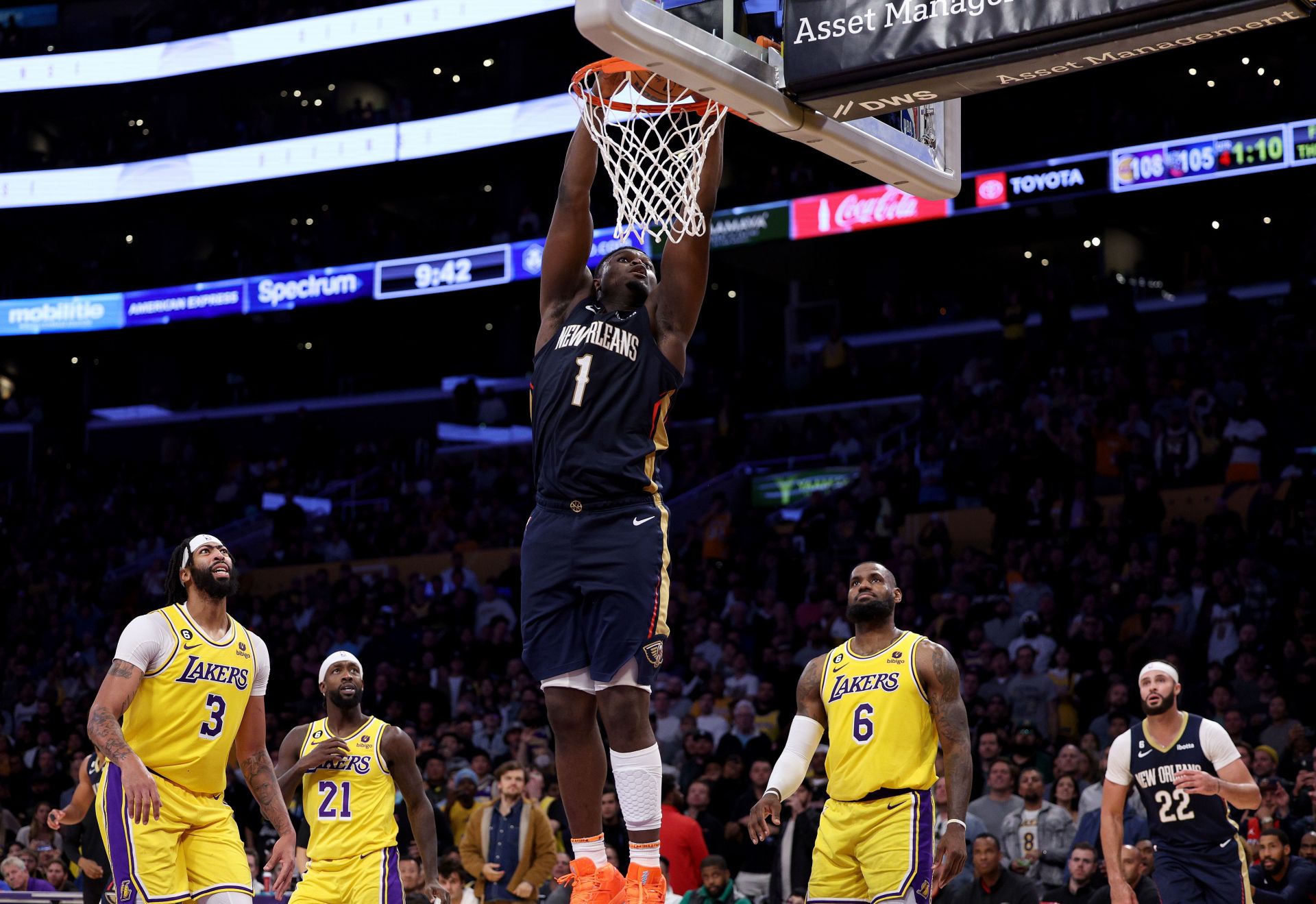 Zion Williamson scores off of a dunk