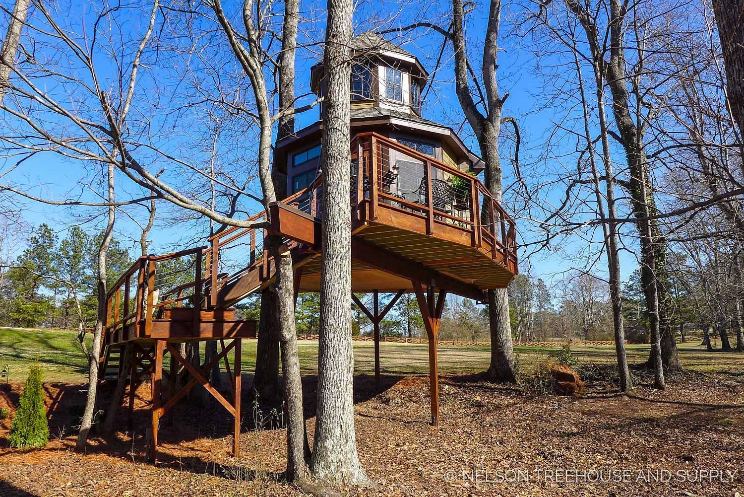 Shaquille O&#039;Neal&#039;s bespoke treehouse [Source: Nelson Treehouse and Supply]