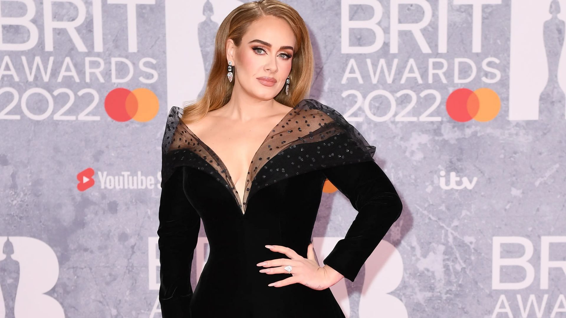 Adele corrects the pronunciation of her name (image via Getty Images/Gareth Cattermole)