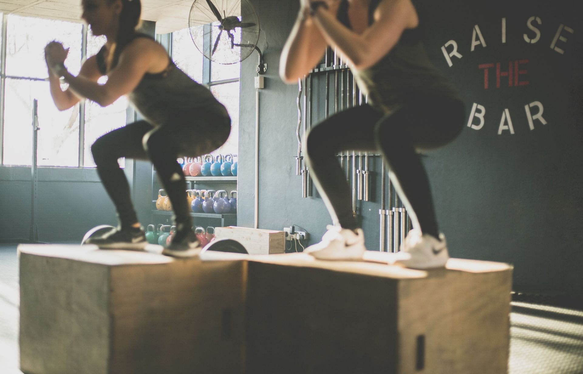 Here are the best exercise moves you can do in your dorm room! (Image via unsplash/Meghan Holmes)
