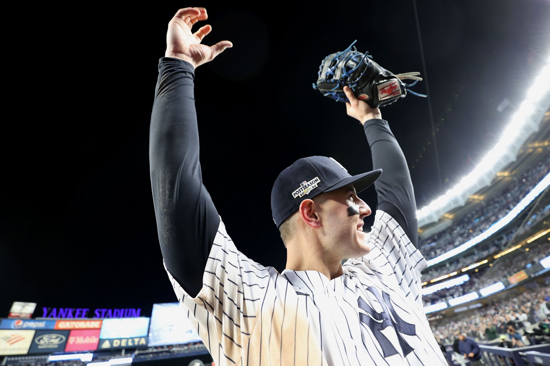 Talkin' Yanks on X: Anthony Rizzo in a New York Yankees shirt is