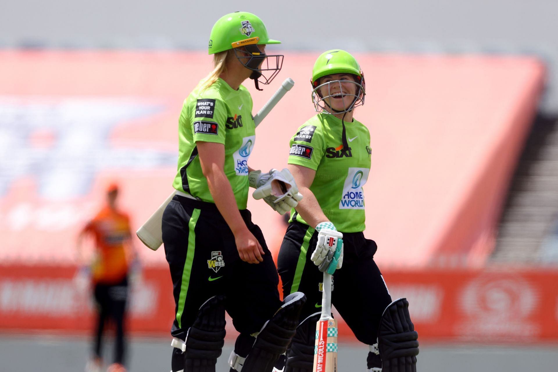 WBBL - Perth Scorchers v Sydney Thunder