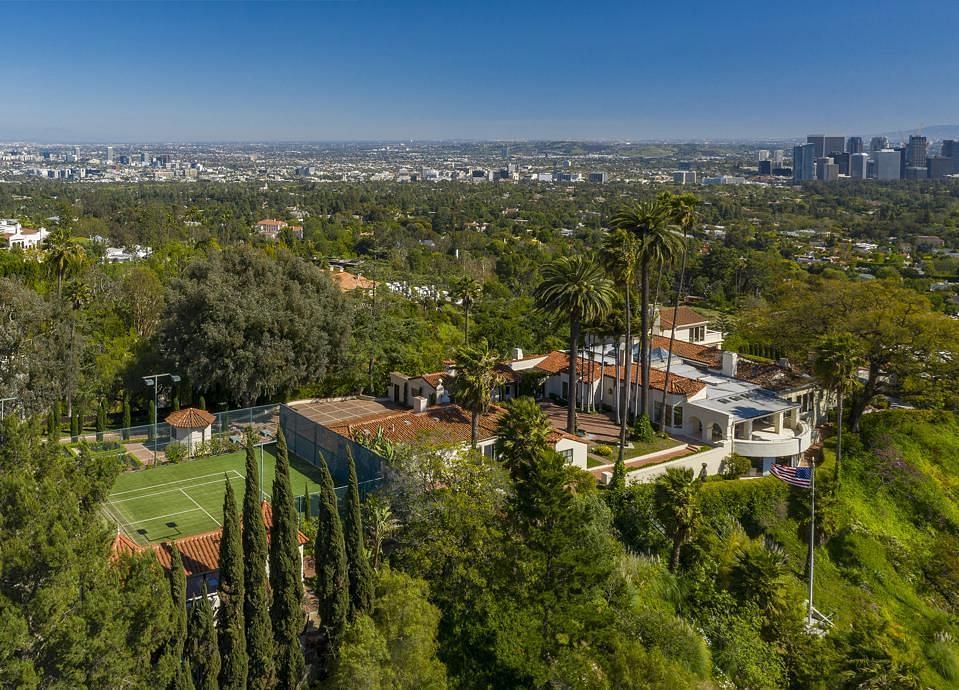 LeBron James purchased a luxurious mansion in Beverly Hills in 2020