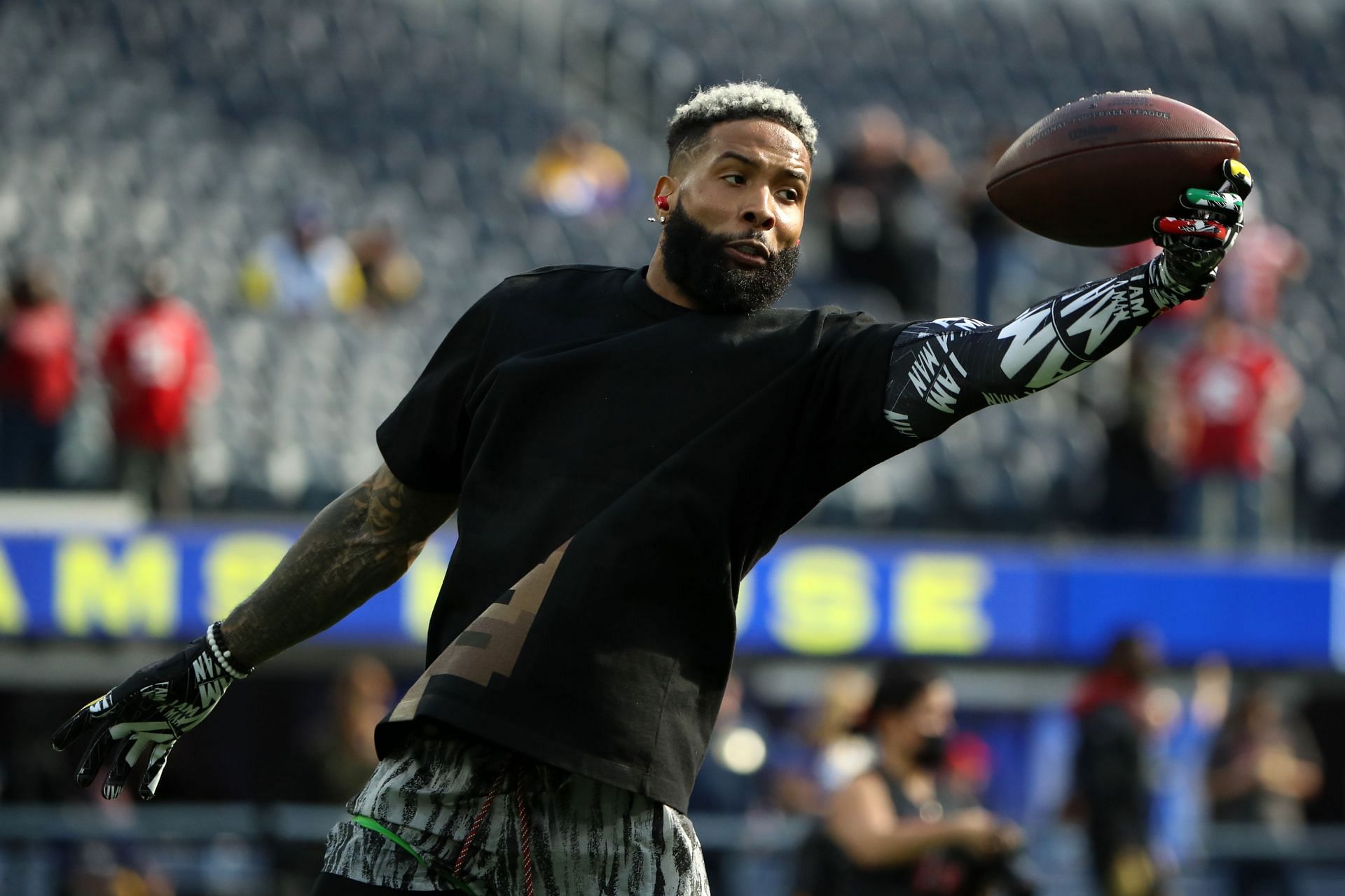 NFL fans left shocked by rumors of Odell Beckham Jr. re-signing with Giants