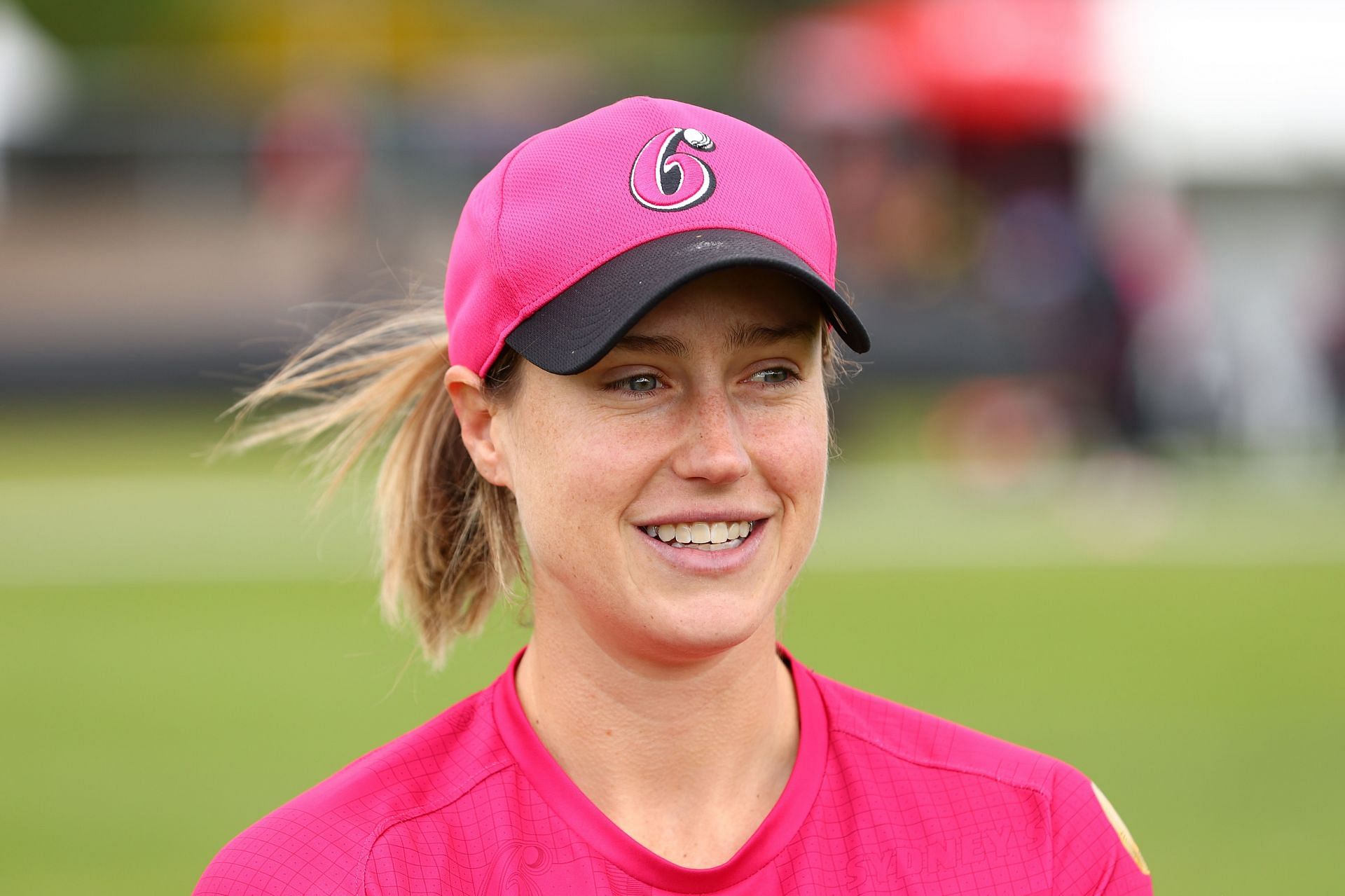 WBBL - Hobart Hurricanes  v Sydney Sixers