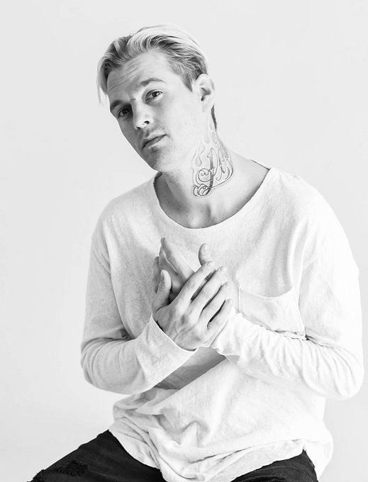 What was Aaron Carter’s cause of death? Tributes pour in as singer ...