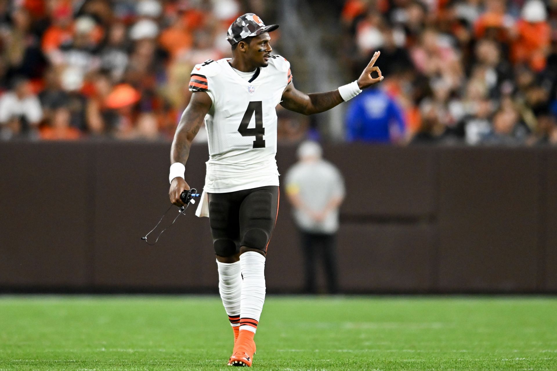 Watson plays 1 drive in Browns 2nd preseason game; Game delayed 68 minutes  by storms – WHIO TV 7 and WHIO Radio