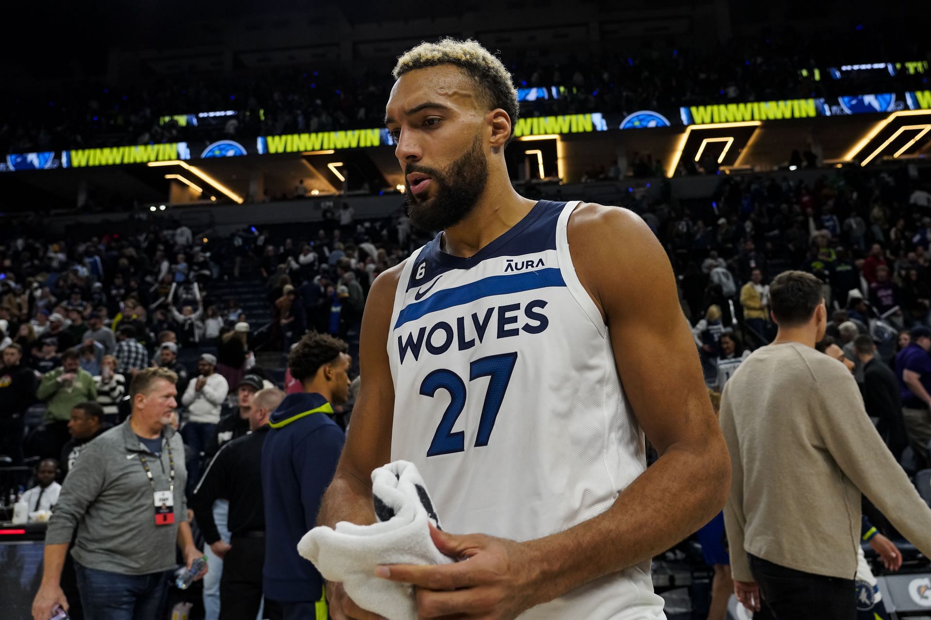 Gobert's size makes him one of the NBA stat leaders (Image via Getty Images)