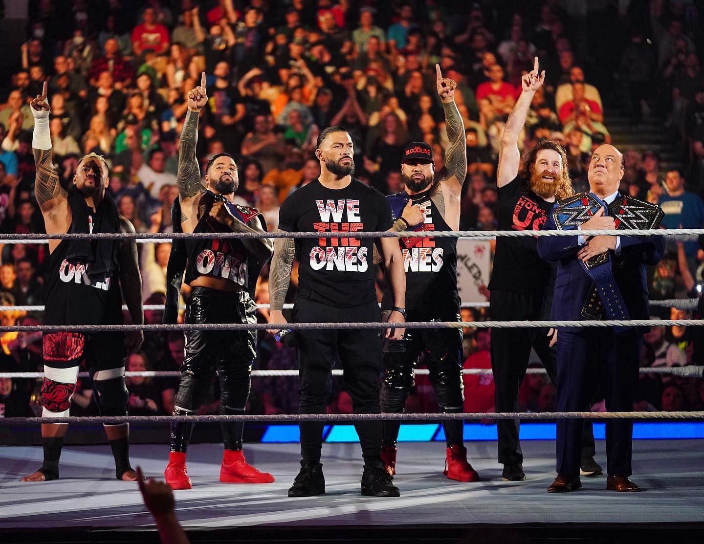 WWE सुपरस्टार रोमन रेंस ने तस्वीर पोस्ट की 