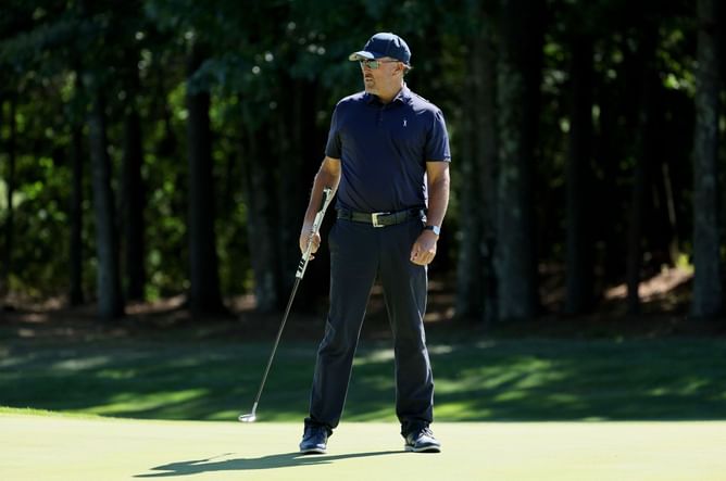 How much did Phil Mickelson make from LIV Golf in 2022?