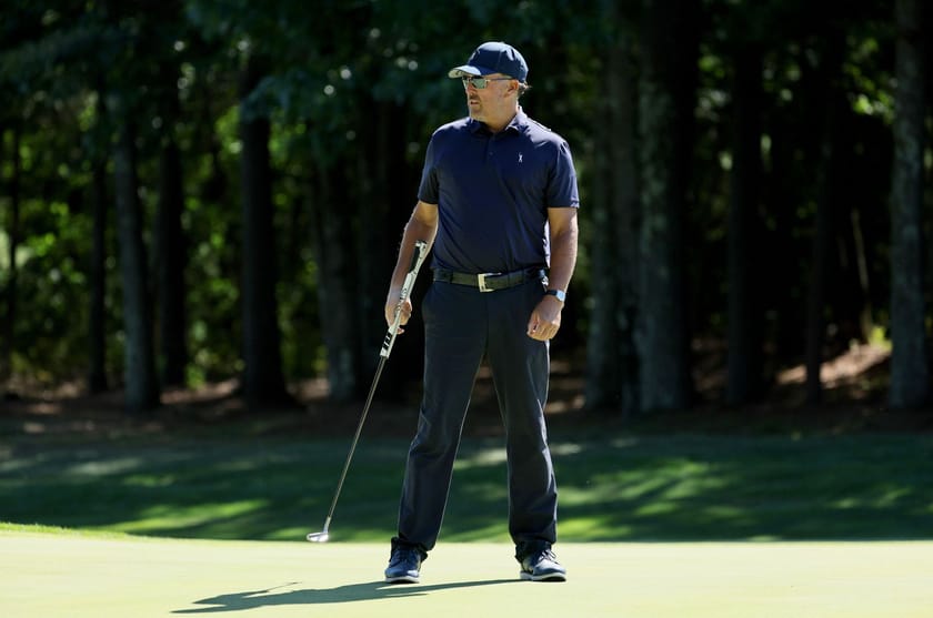 How much did Phil Mickelson make from LIV Golf in 2022?