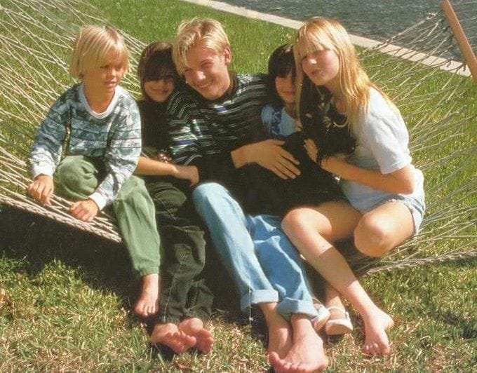 Was Aaron Carter a twin? All about his siblings as sister pays