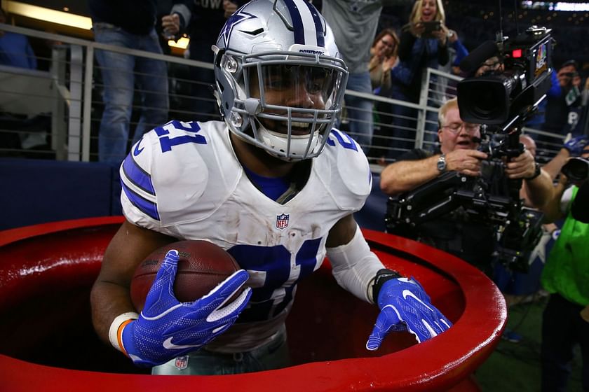 NFL fines Cowboys' tight ends for Salvation Army kettle celebration on  Thanksgiving: report