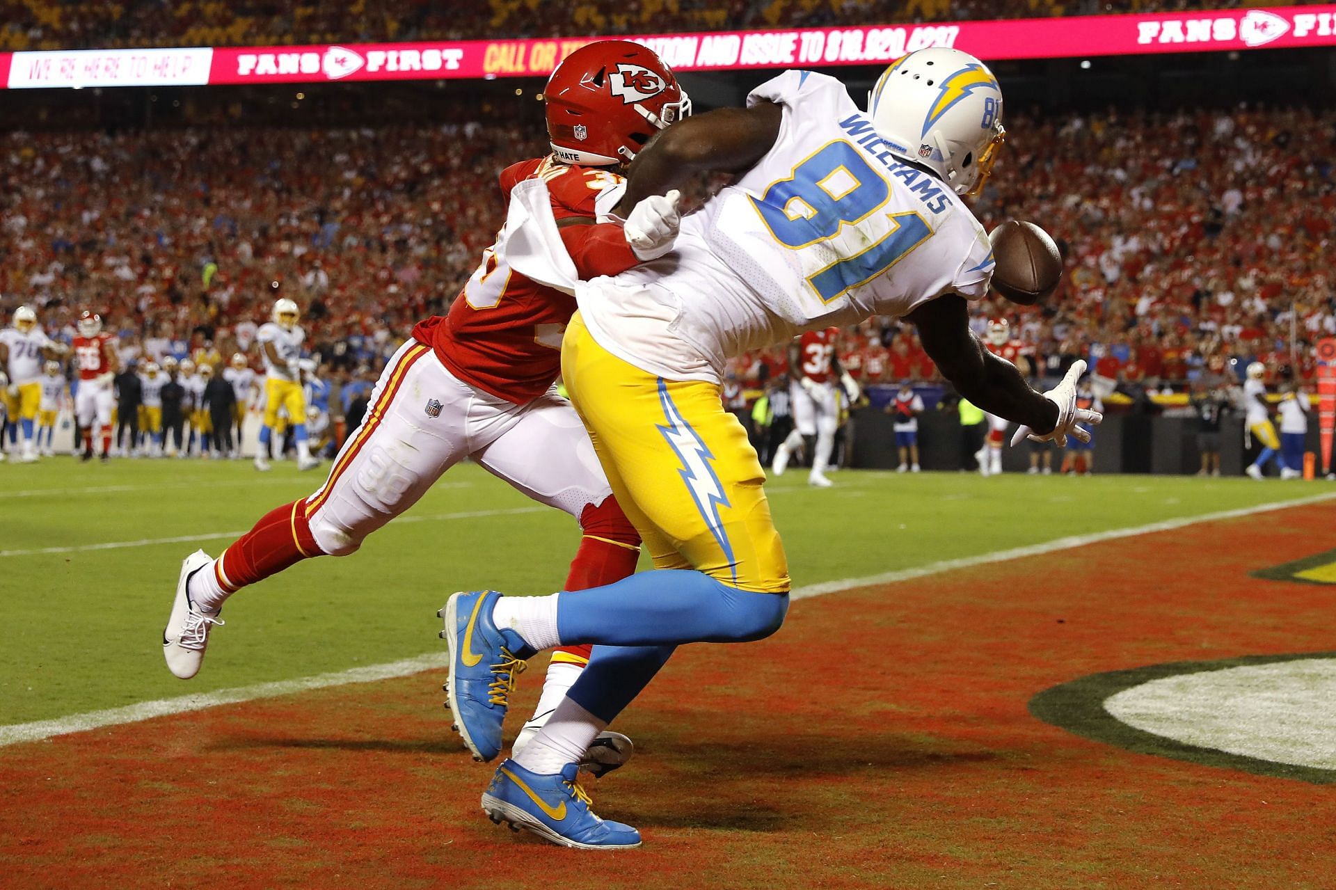 Los Angeles Chargers v Kansas City Chiefs