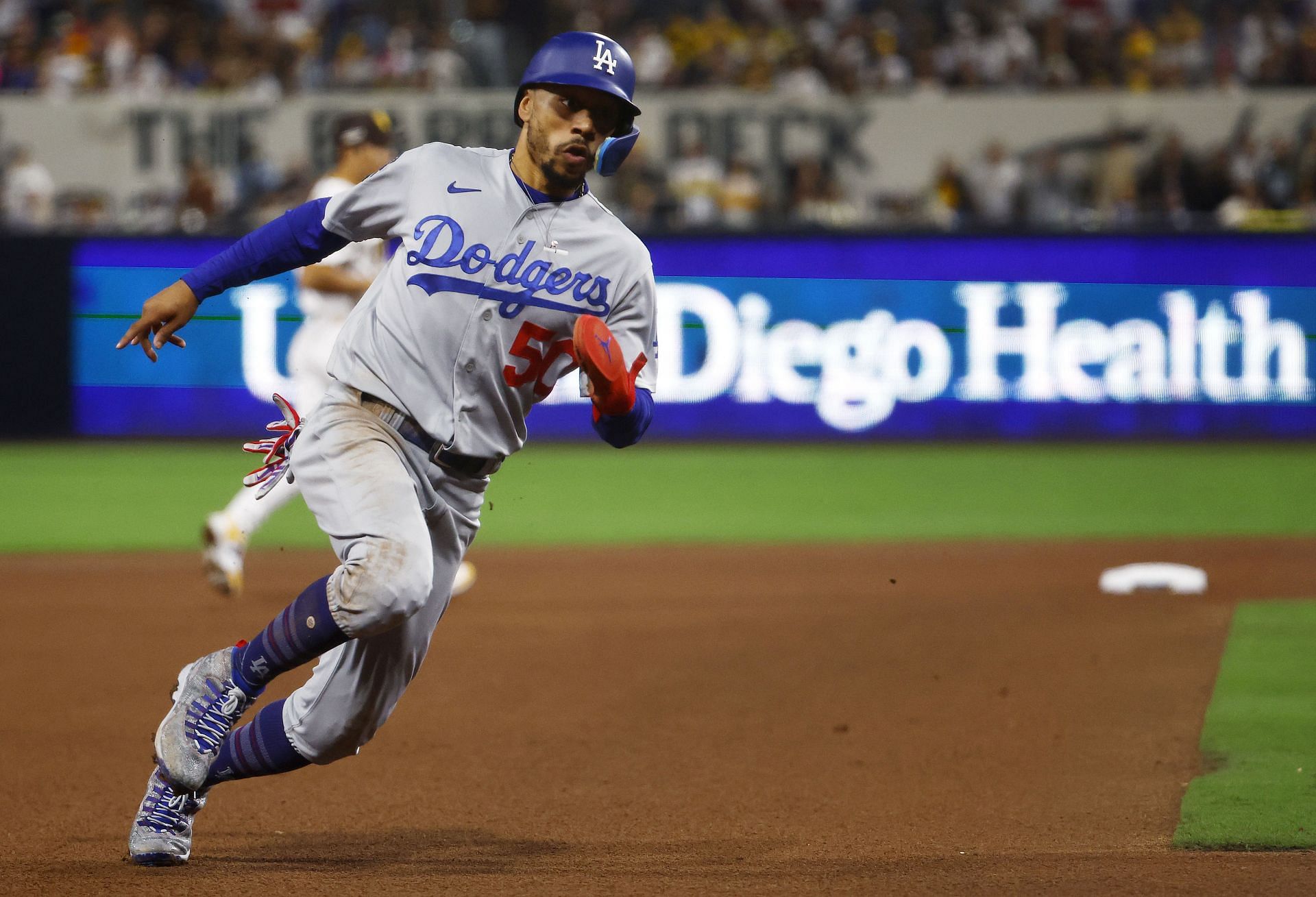 MLB Rumors: Mookie Betts, Los Angeles Dodgers close on contract extension -  Lone Star Ball