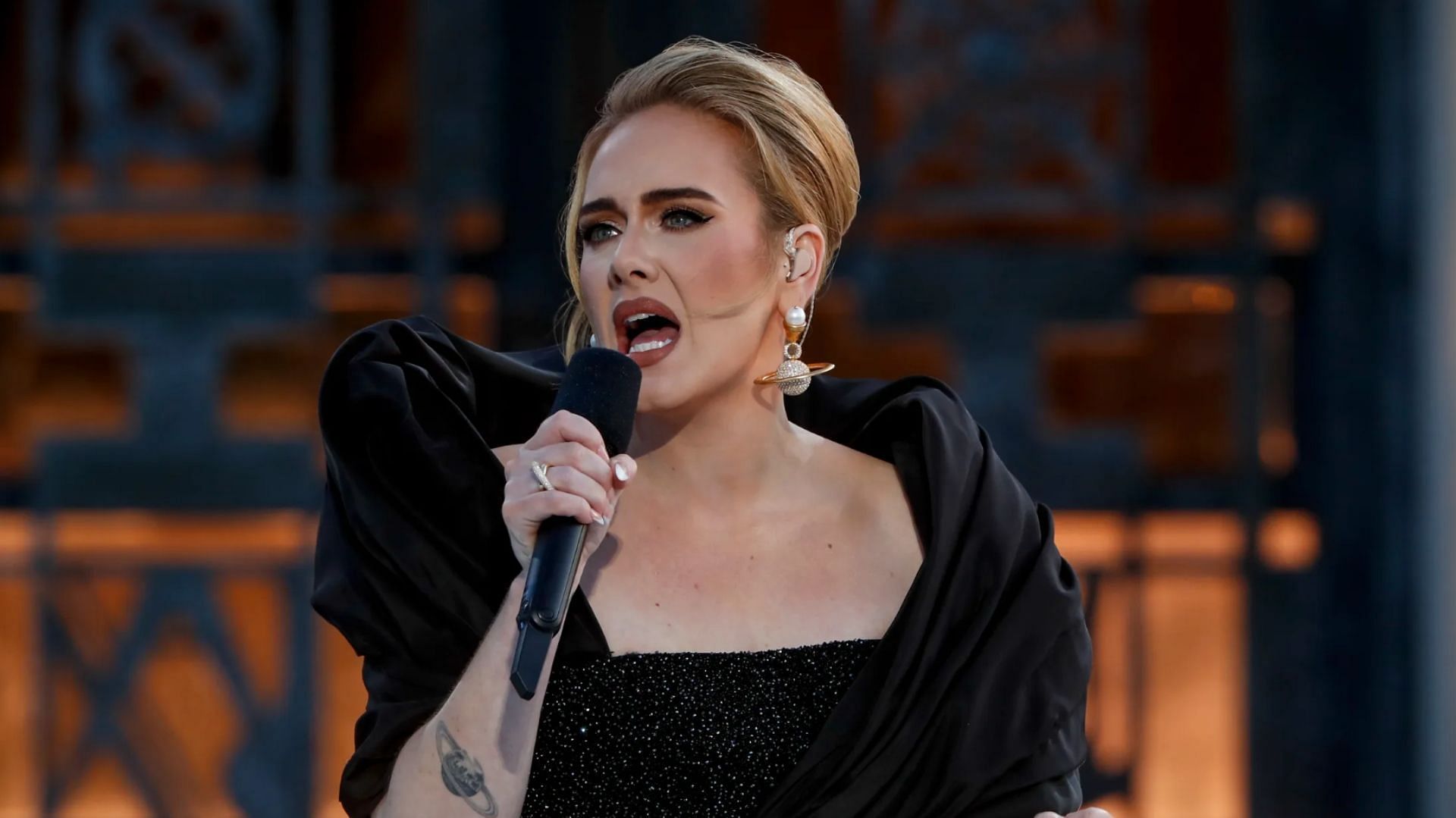 Adele shows why residencies are rewarding again