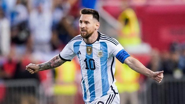 «Tenemos a Lionel Messi en la cancha y a Diego en el cielo»