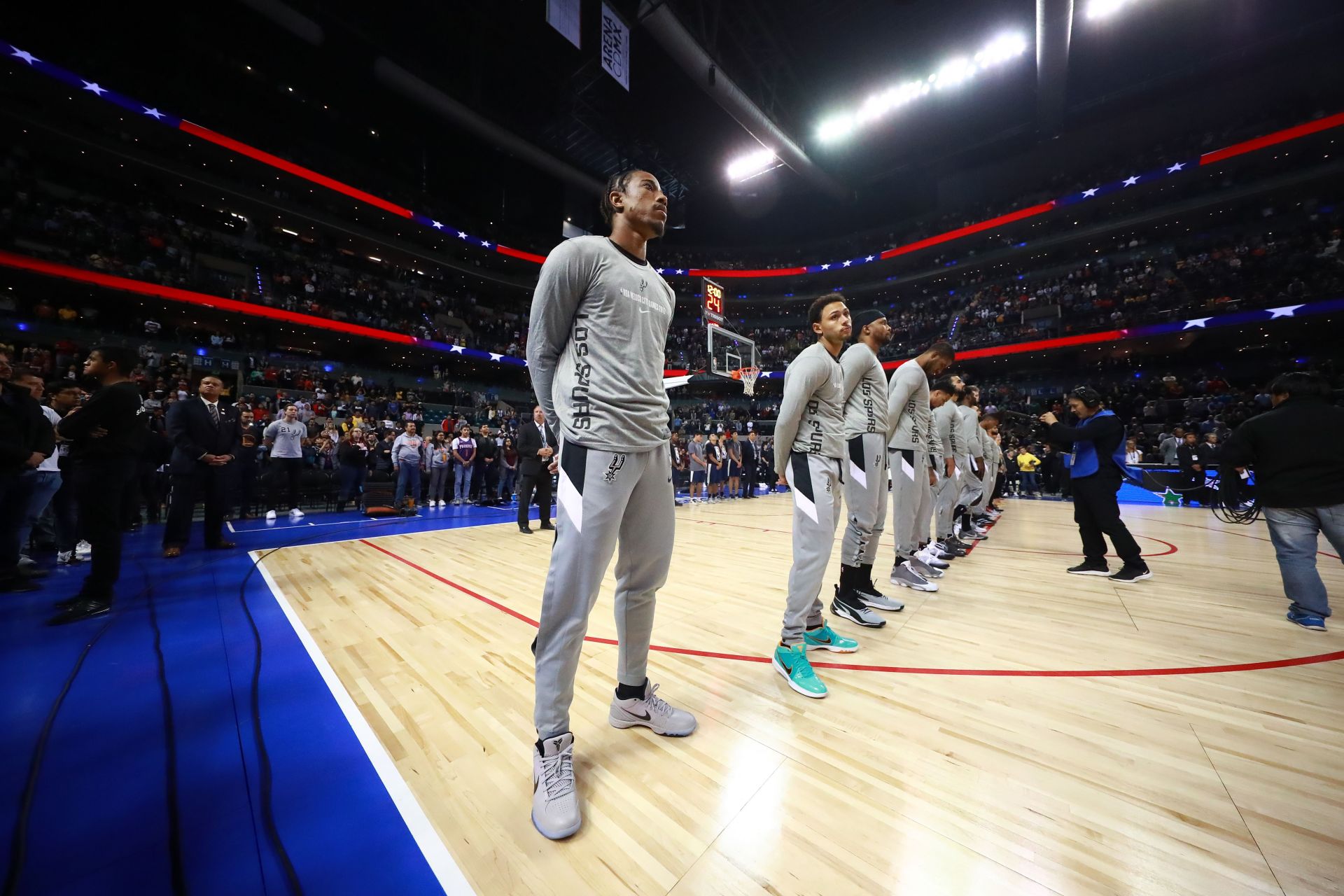 San Antonio Spurs versus Phoenix Suns 2019 game in Mexico City