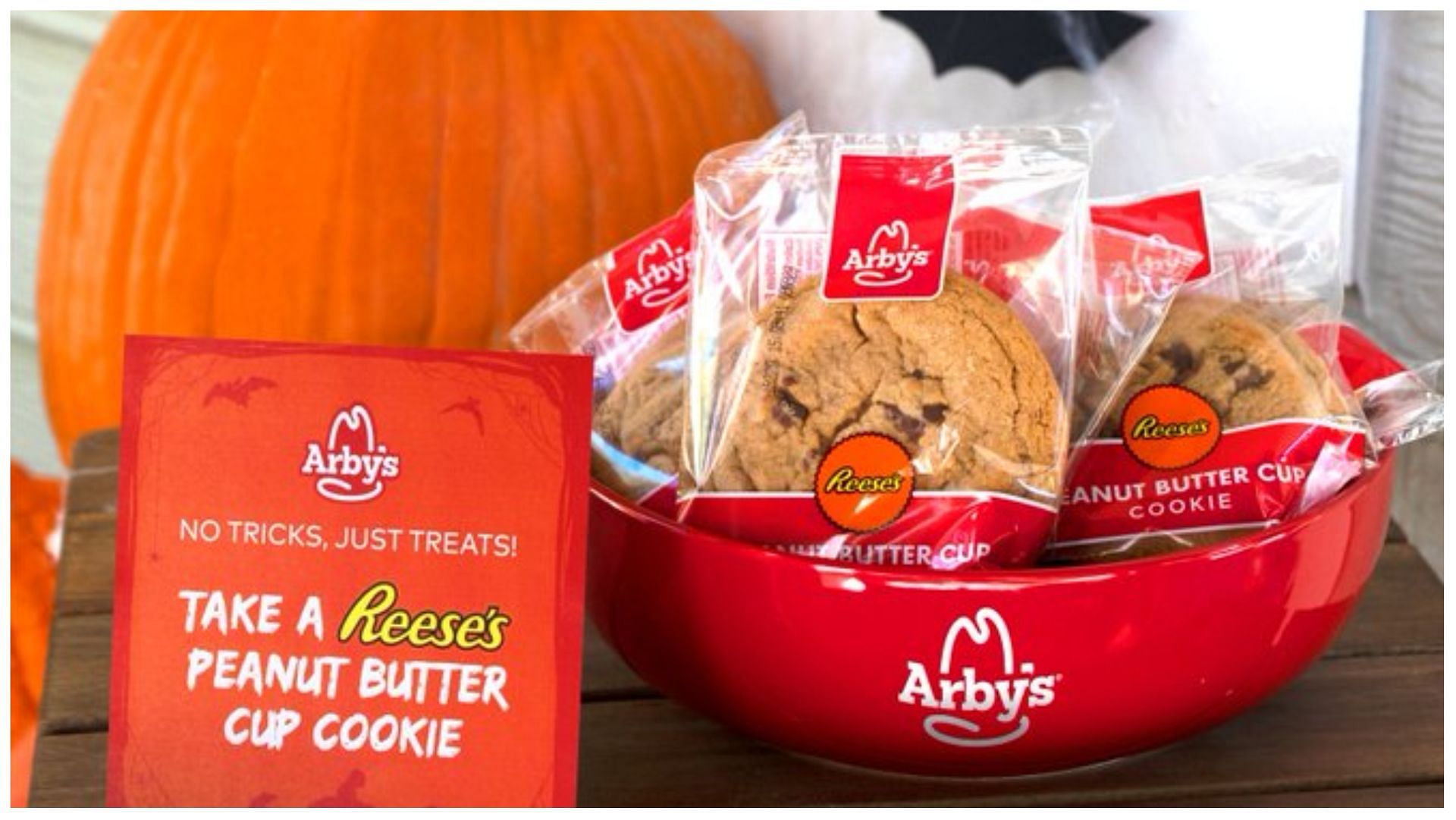 Reese&rsquo;s Peanut Butter Cup Cookie at Arby&rsquo;s (Image via Twitter/Arby