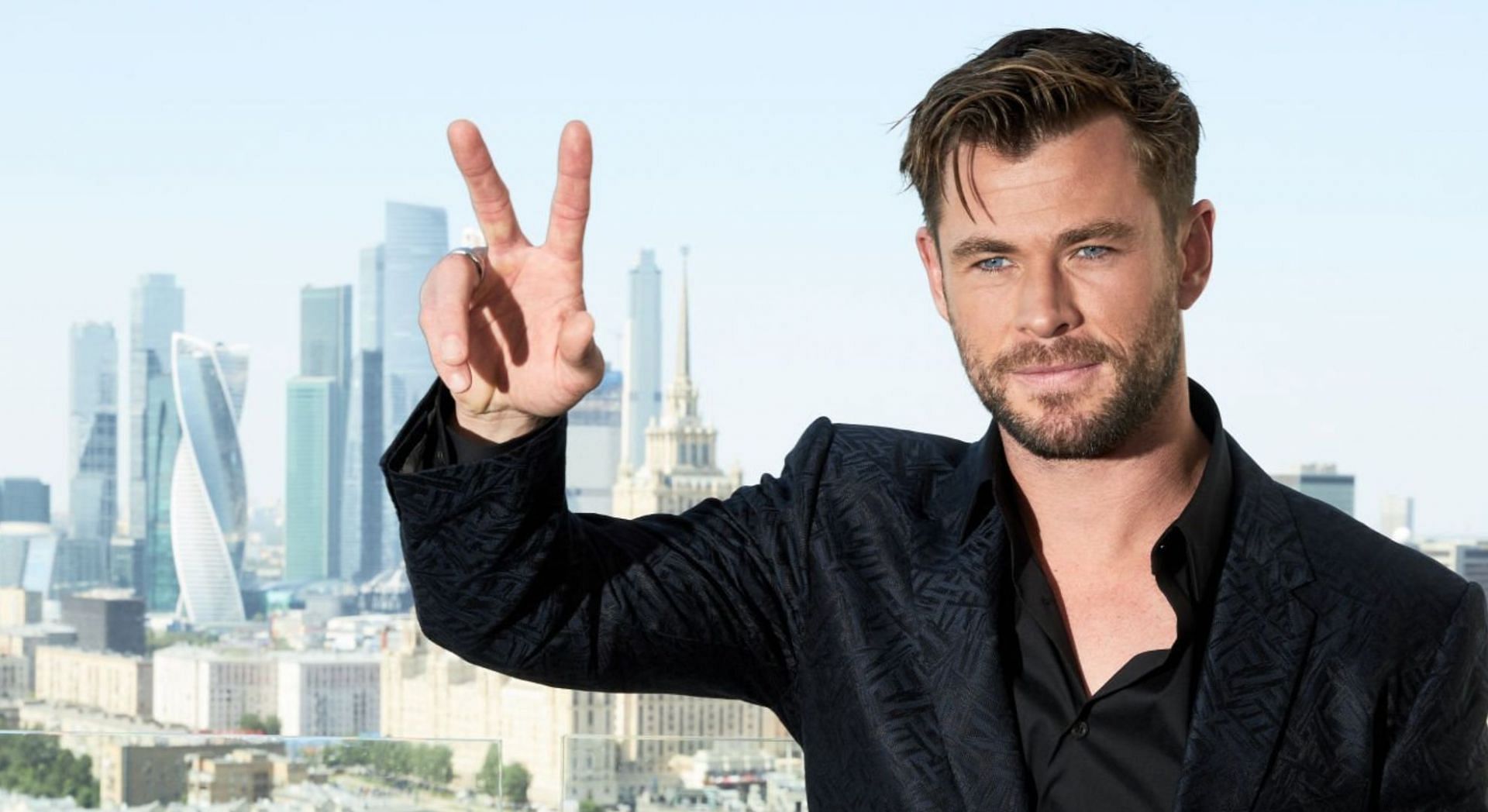 Chris Hemsworth is taking a break from acting following a genetic predisposition health test (Image via Getty Images)