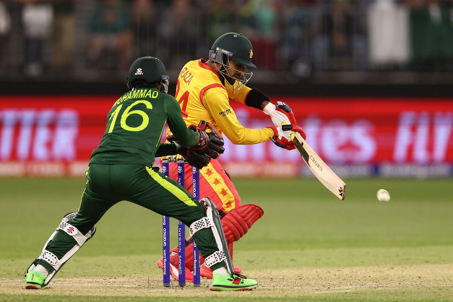 Sikandar Raza bats during Zimbabwe&#039;s game against Pakistan.