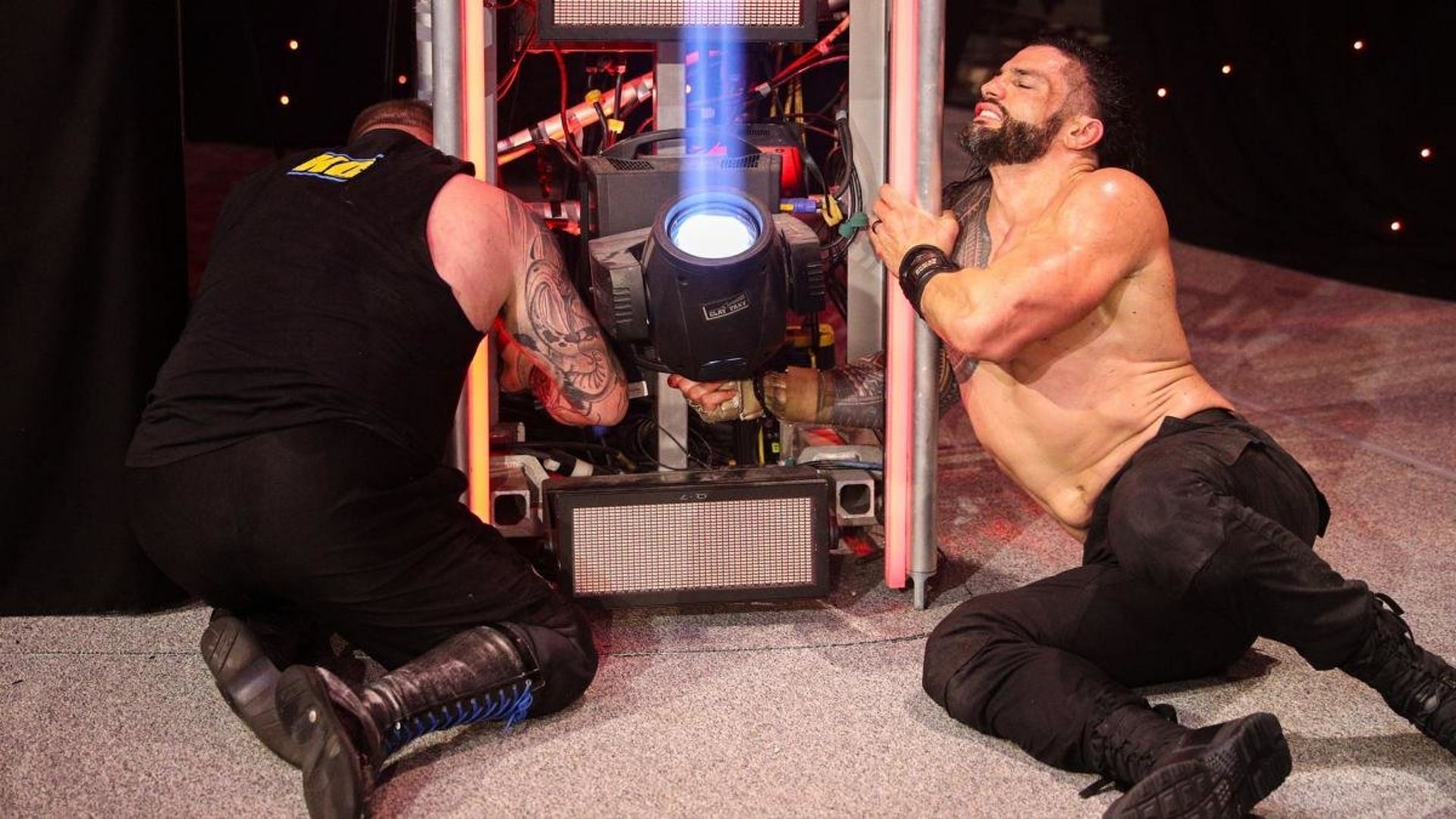 Roman Reigns and Kevin Owens fought in a Last Man Standing match at Royal Rumble 2021.