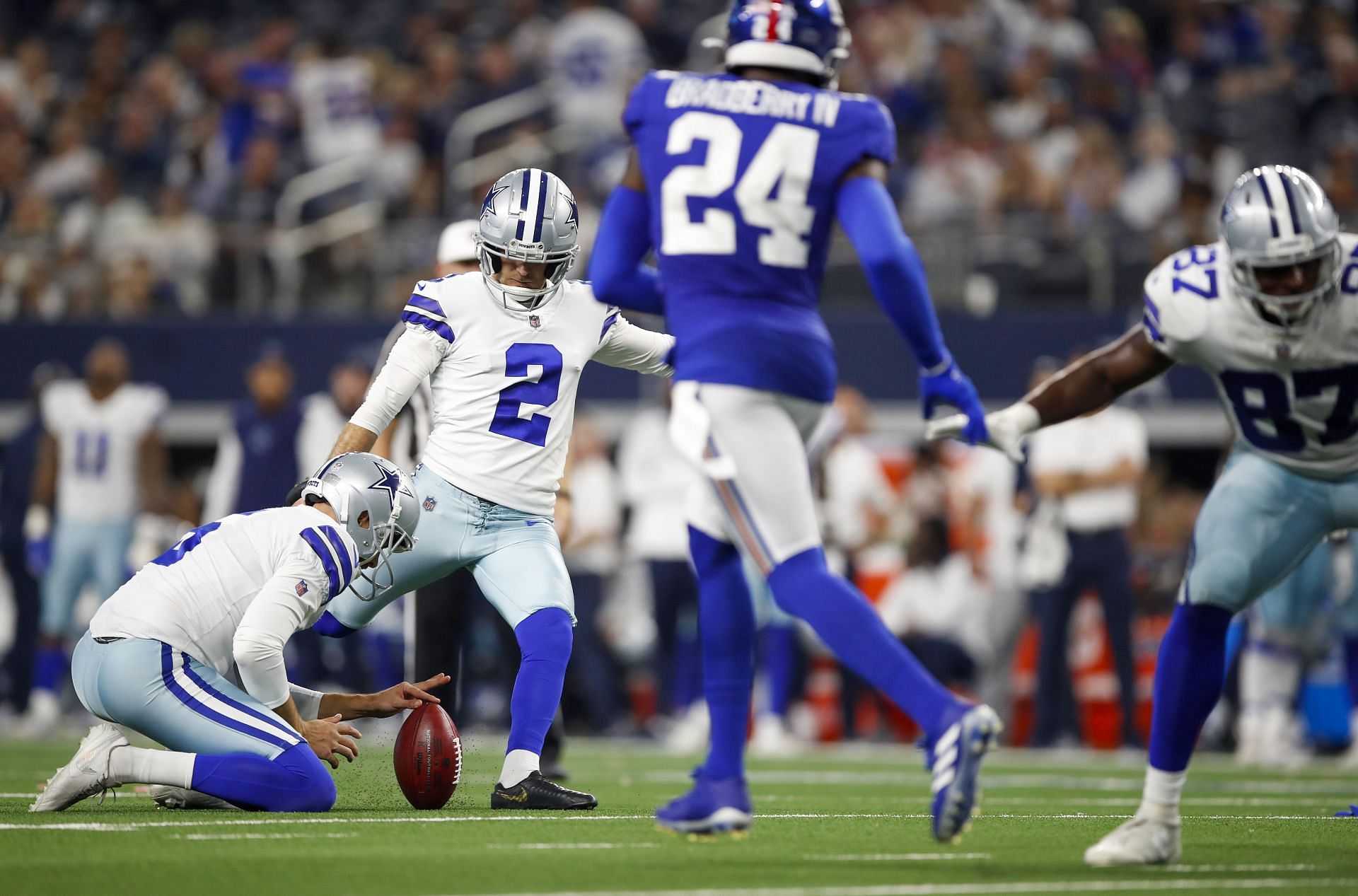 Dallas Cowboys, Jerry Jones Suffer 'Home Field Disadvantage' at