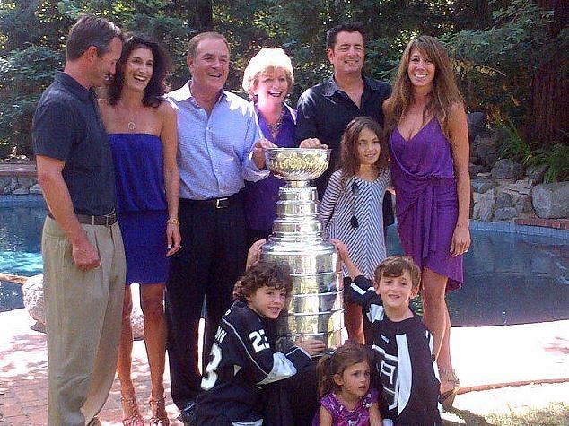 Who is Al Michaels’ Wife, Linda Anne Stamaton? How long have they been married?