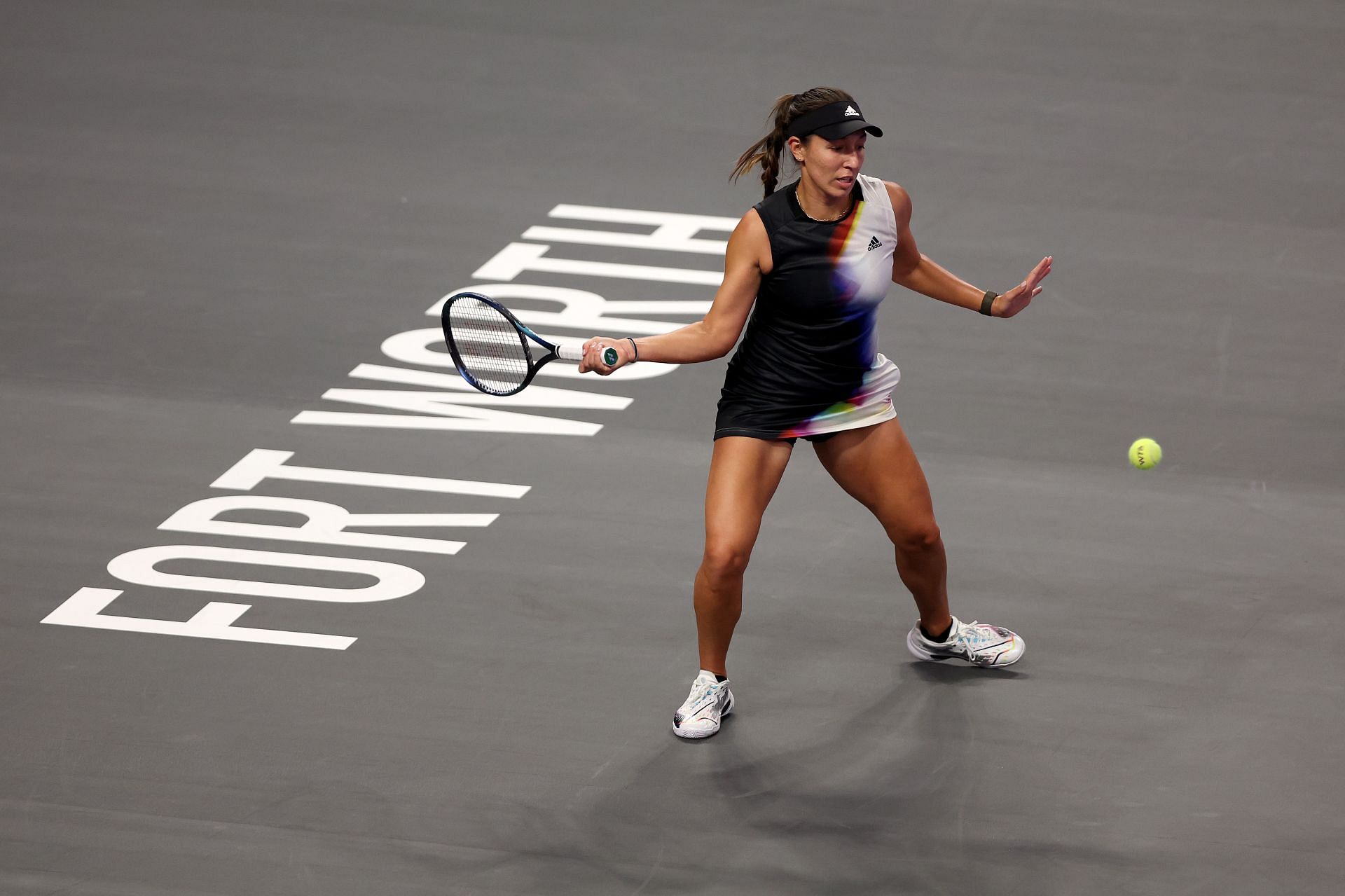 Jessica Pegula in action on Day 1 of the 2022 WTA Finals.