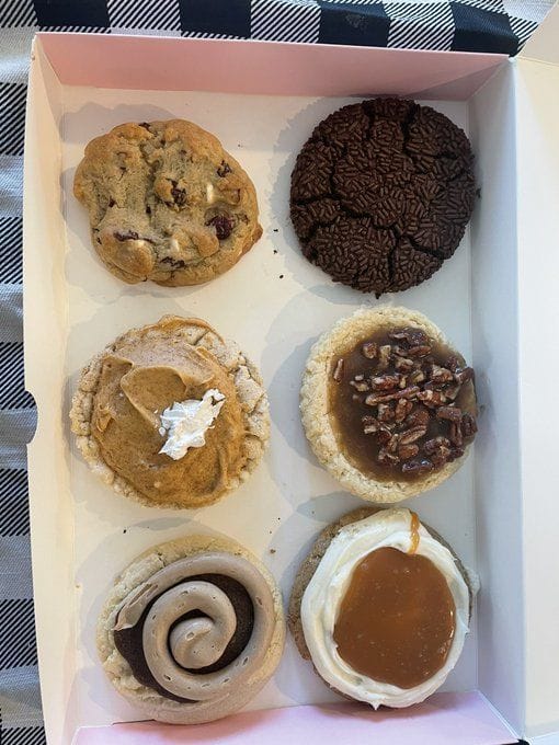 Crumbl Cookies December 2022 menu revealed